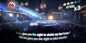 A wide-angle view of a crowd aroudn the stage, while the player performs