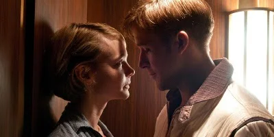 Chauffeur et Blanche sur le point de s'embrasser