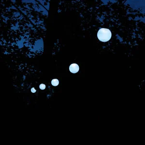 Everbright Solar Party Lights - 16 White Balls Image 1