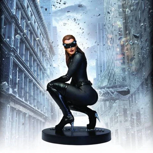 Dark Knight Rises: Catwoman 1:6 Scale Icon Statue Image 1