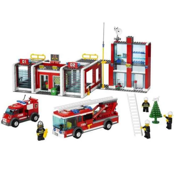 LEGO City: Fire Station (7208) Image 1