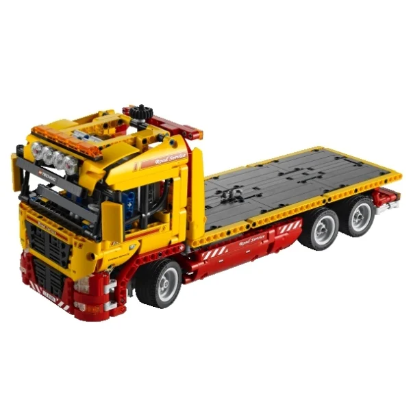LEGO Technic: Flatbed Truck (8109) Image 1