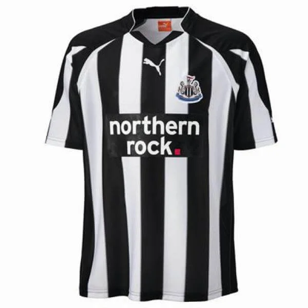 Newcastle FC Home Football Shirt 2010/2011 Short Sleeve – Kids - 24 - Black/White Image 1