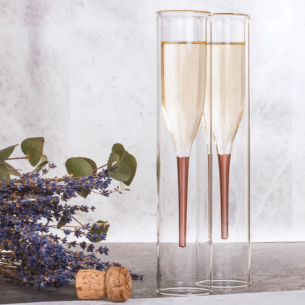 Flutes à Champagne à l'Envers Image 1