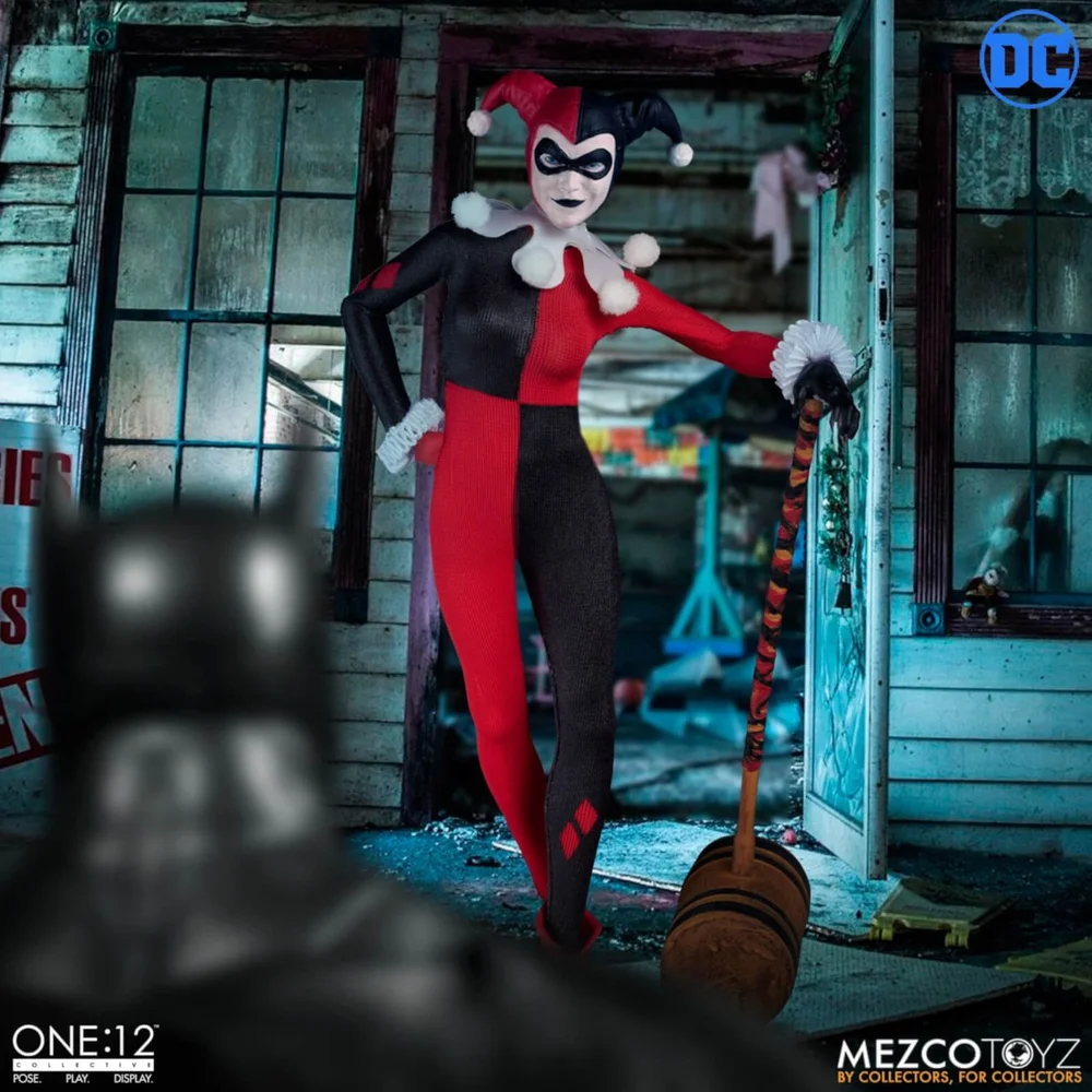 Figurine articulée Harley Quinn deluxe, échelle 1:12 – Mezco Image 1
