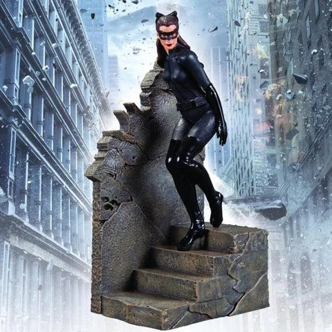 Dark Knight Rises - Catwoman 1:12 Scale Statue Image 1