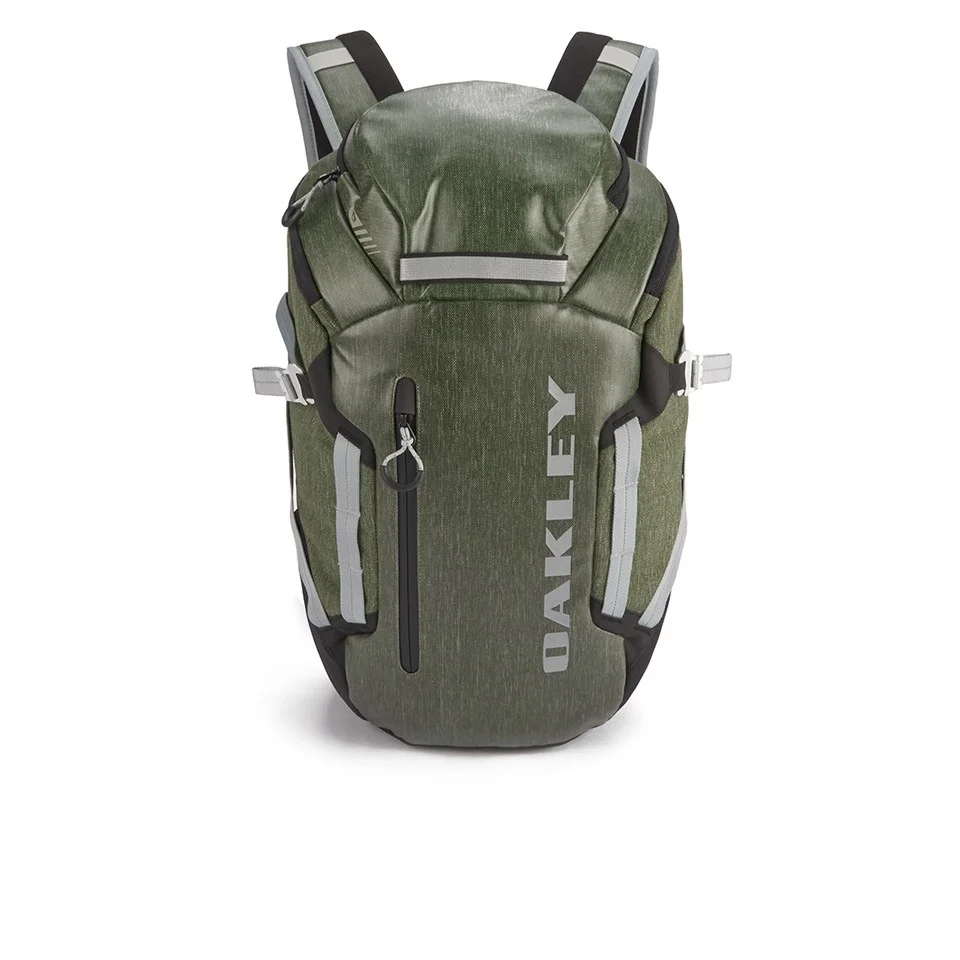 Oakley Men's Voyage 25 Pack - Green Image 1