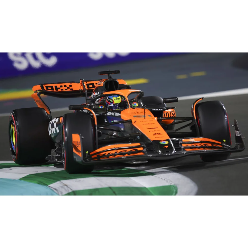 Minichamps 1:18 Mclaren Formula 1 Team MCL38 Oscar Piastri 2024 Image 1