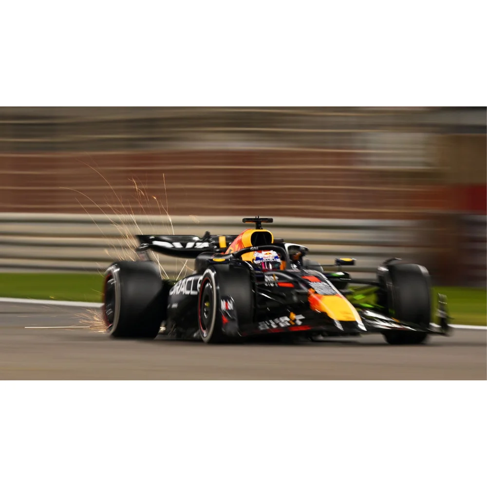 Minichamps 1:18 Oracle Red Bull Racing RB20 Max Verstappen 2024 Image 1