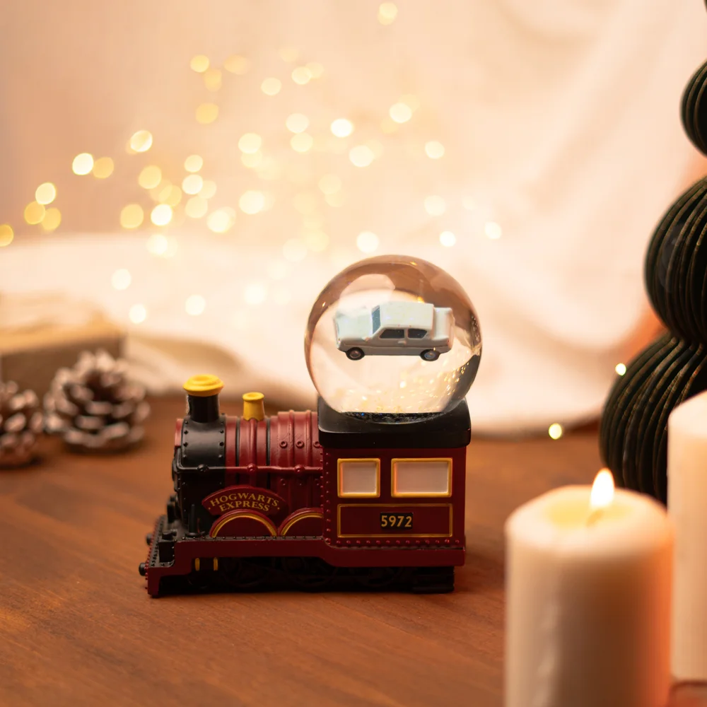 Harry Potter Snow Globe Image 1