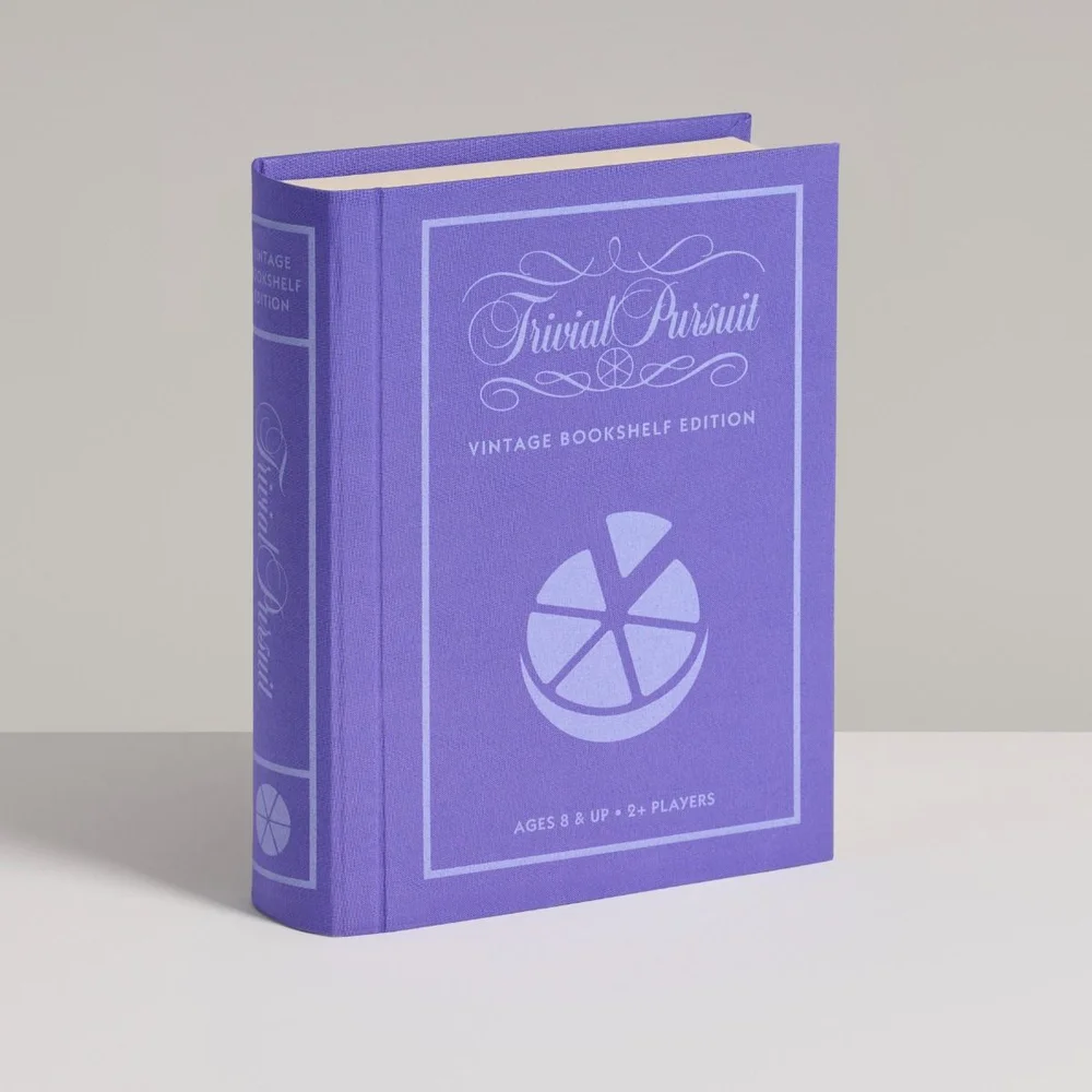 Trivial Pursuit Vintage Bookshelf Edition Image 1