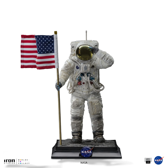 Iron Studios Nasa Apollo 11 Astronaut Legacy Replica 1/4 Statue