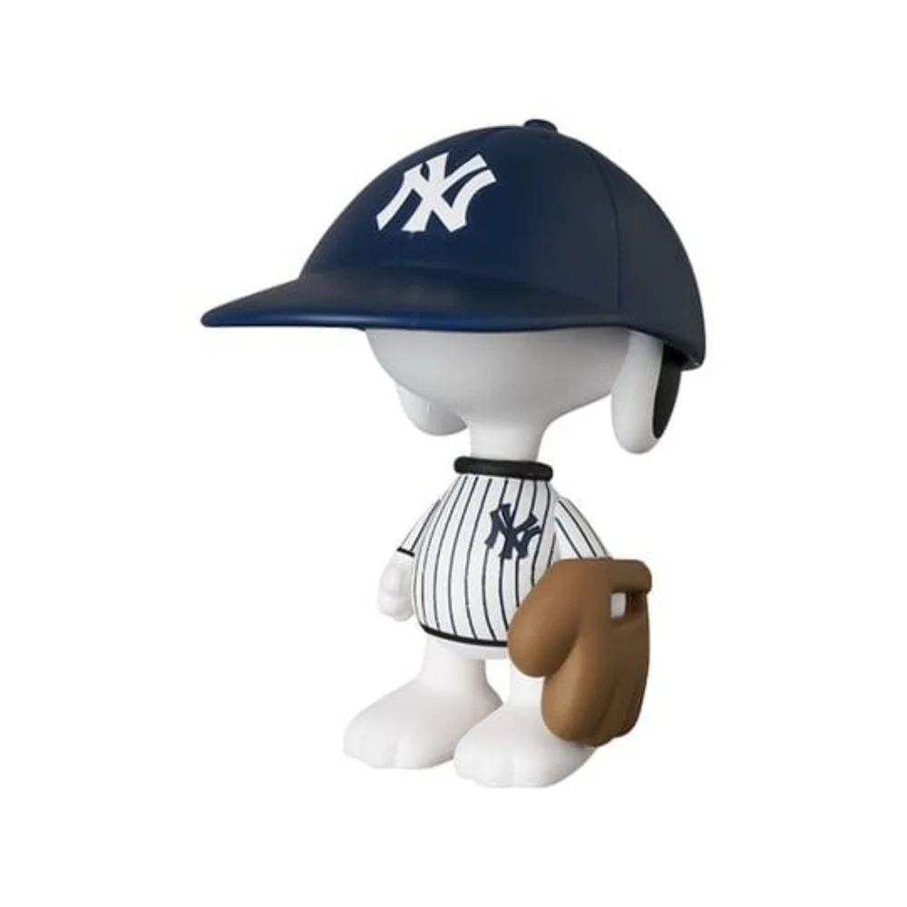 MLB × Peanuts UDF PVC Figure New York Yankees Snoopy 7 cm Image 1
