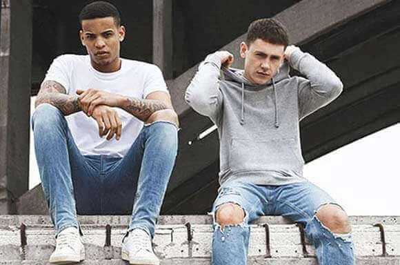 SWEAT À CAPUCHE + BOXERS + JEAN = 27,99€