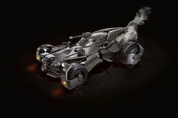 BATMOBILE & FIGURINE BATMAN